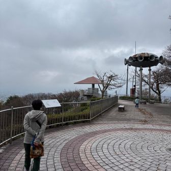 頂上到着(*^▽^*)
正直母が登れるかちょっと不安でしたがなんとか来れてよかった