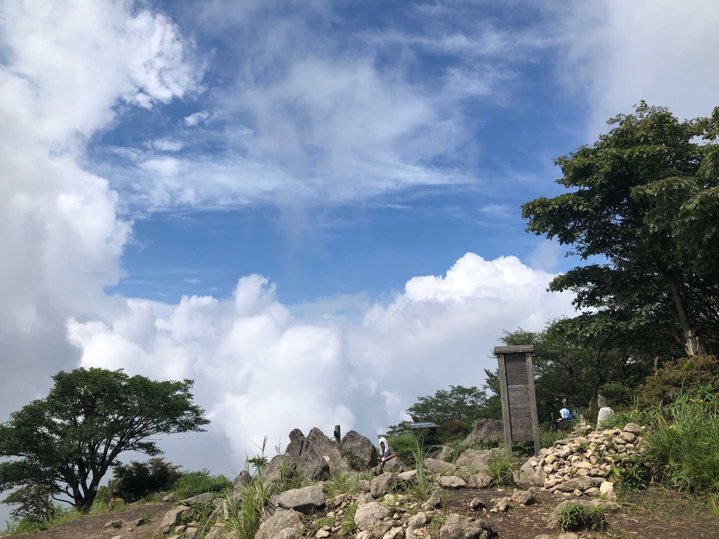 鍋割山登山口-鍋割山-火起山 往復コースの写真
