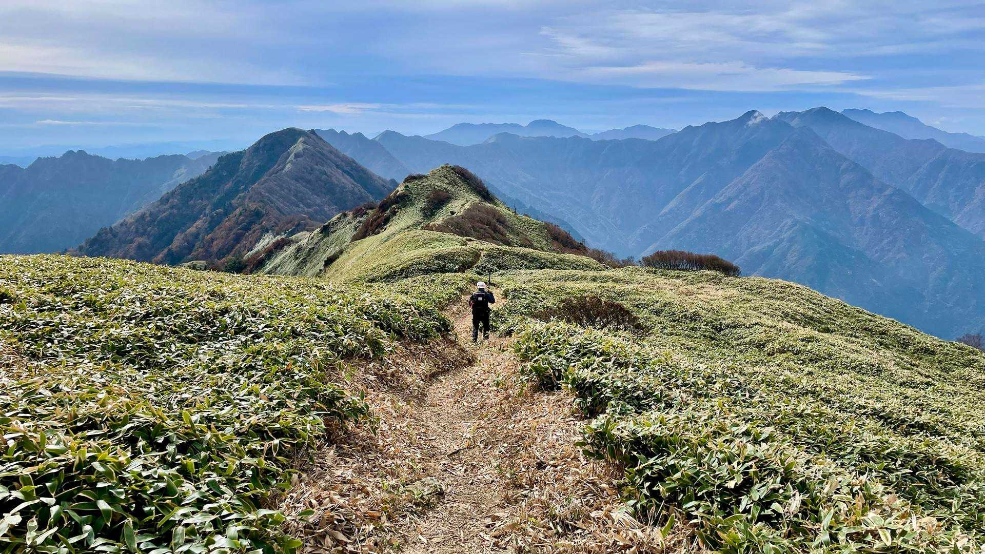 笹原歩きはいつでも楽しい😚
絶景見ながら
次は寒風山目指します⛰️