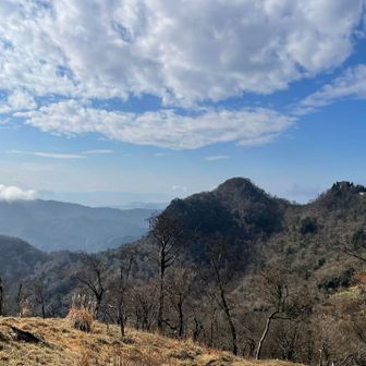 鹿の角からの南岳、中岳を北岳から望む