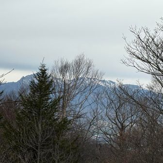 八ヶ岳の横岳はまだ雪深そう！