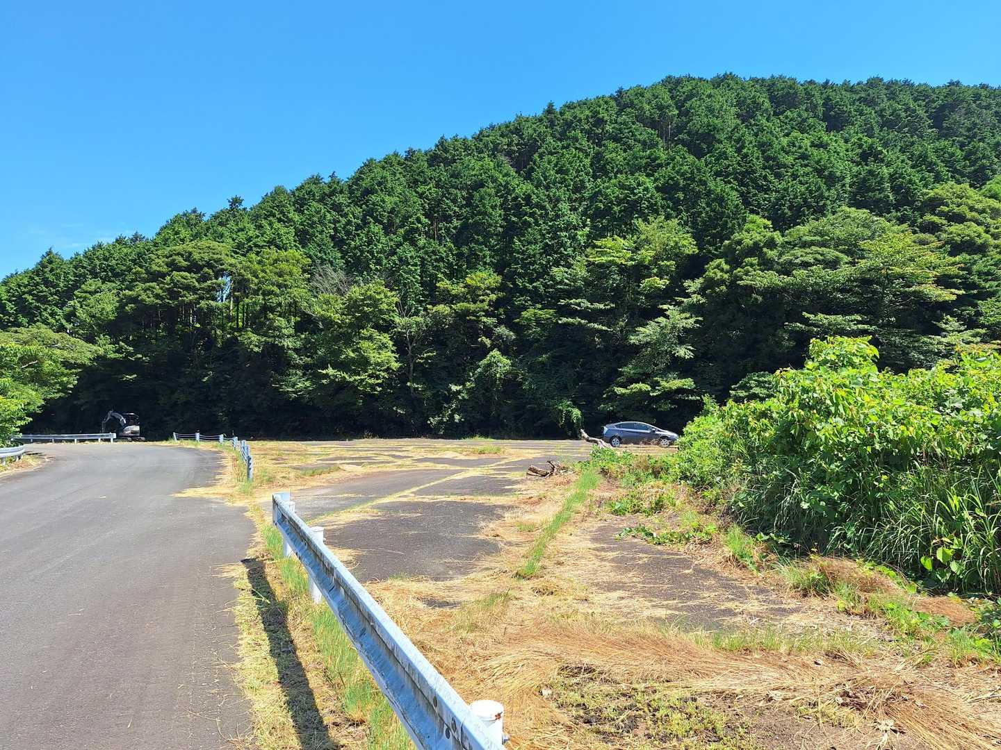 無事に駐車場まで戻ってきた。ここも風が吹いて涼しかった。
今日もいい汗をかいてデトックス出来ました😊