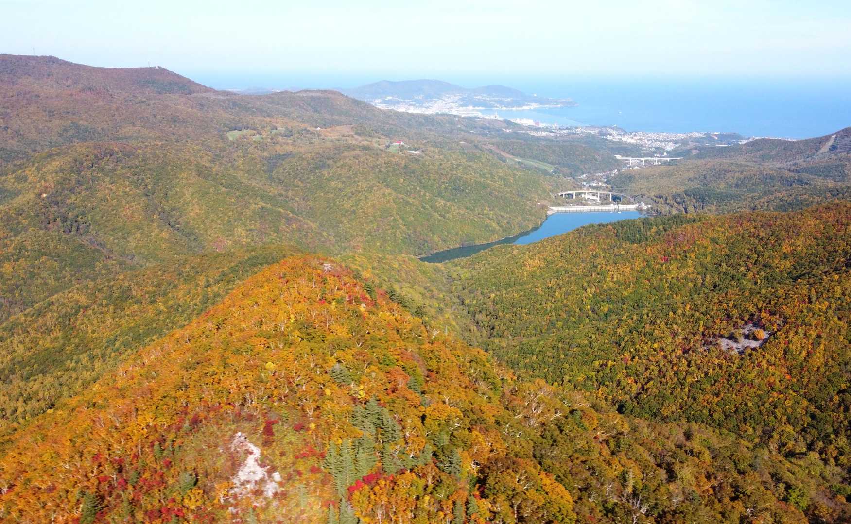 写真「天狗岳の朝」Size：半切 545 × 424 朝里天狗岳登山口-朝里天狗岳 往復コースの地図・登山ルート・登山口
