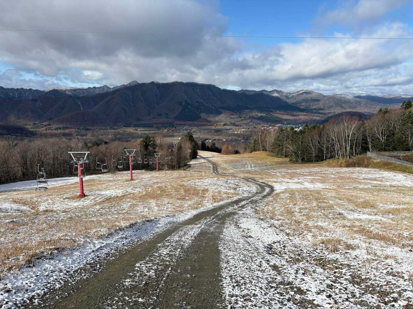 あとはこの道を歩くだけです