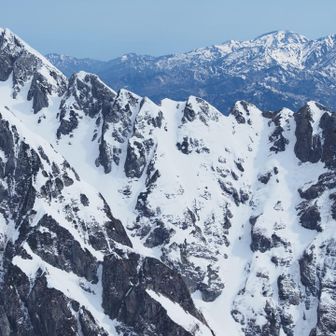 八ツ峰
これが、唐松岳から見るとカッケーんですよね