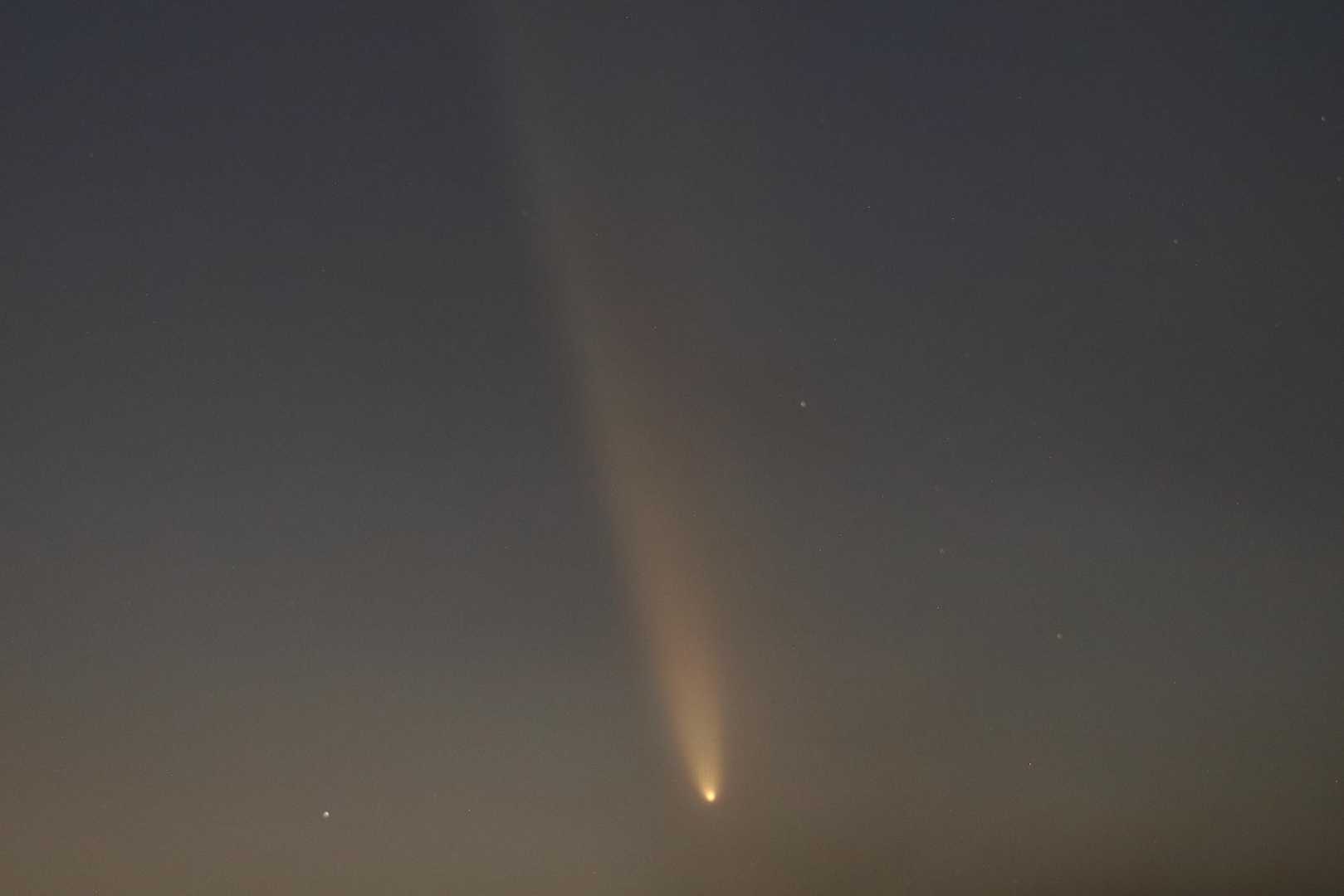カバー用
トリミング画像
F3.2/2sec/ISO2500
赤道儀なし