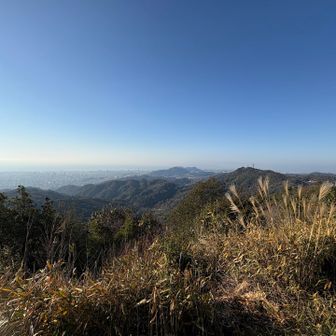 鍋蓋山山頂からの眺望。
今日は雲ひとつない快晴です。
