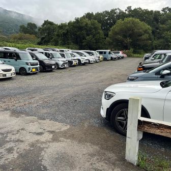 地元で人気の宝篋山⛰️駐車場は満車であった🈵