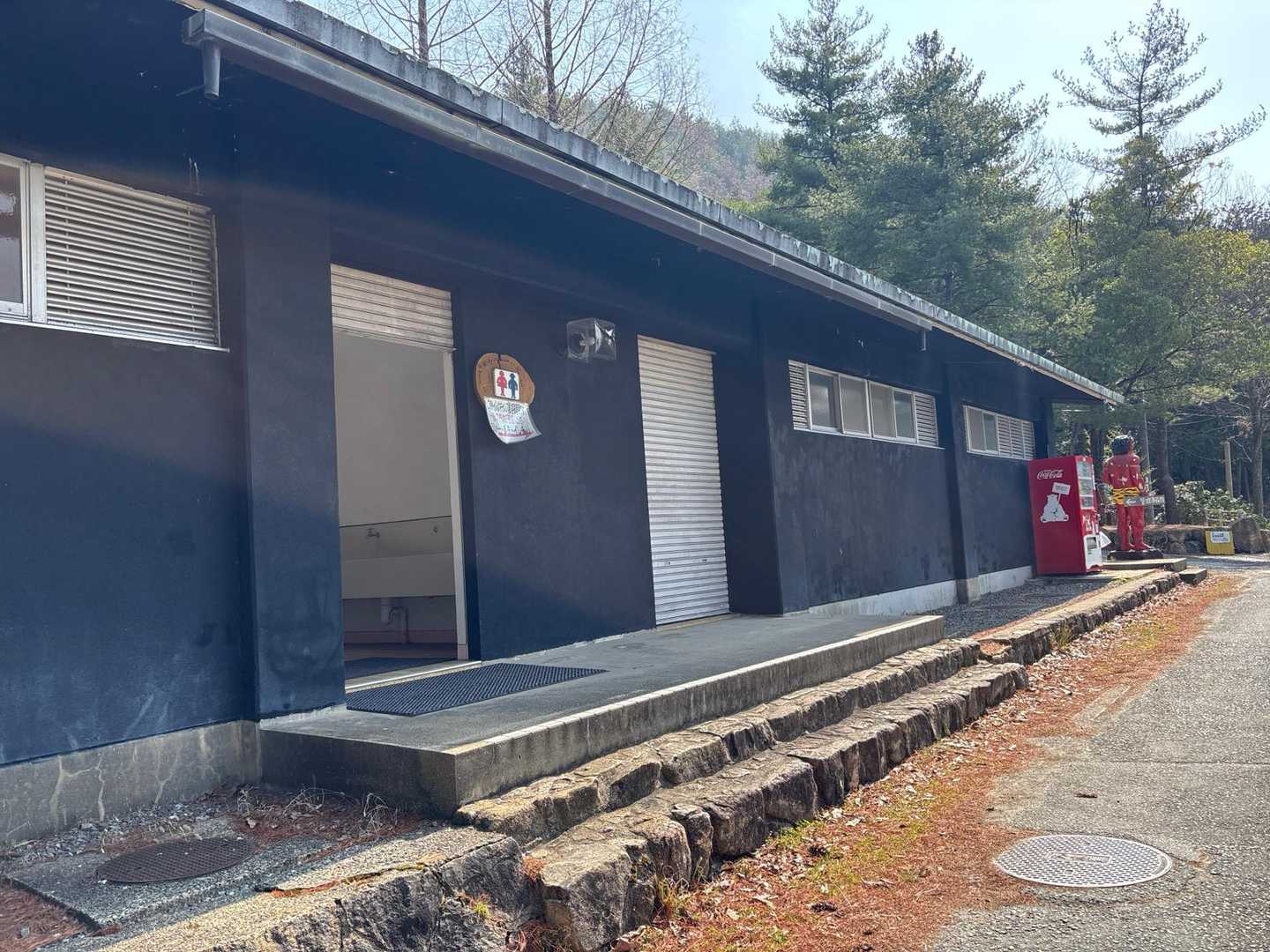 ここのトイレは綺麗…そぅ👍
でもキャップの方専用のようです