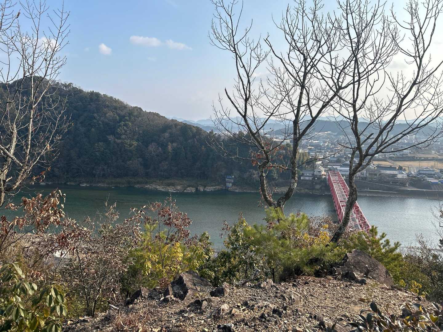 反対側から見た橋の風景