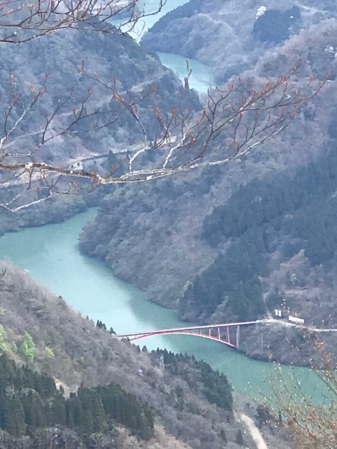 小牧ダムから大牧温泉に向かう河川が見えた👀