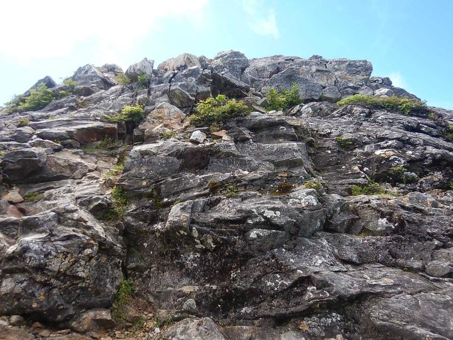 烏帽子岩の全景