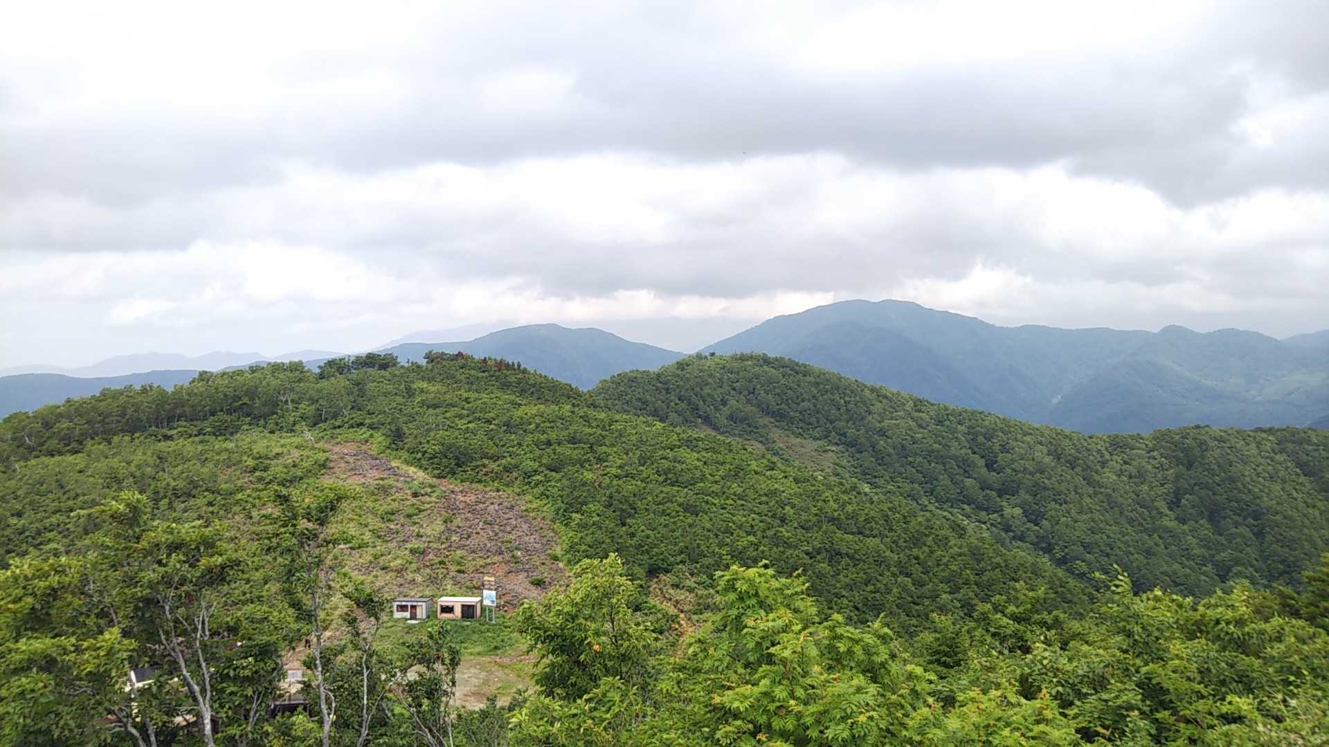 白山は雲のなか。