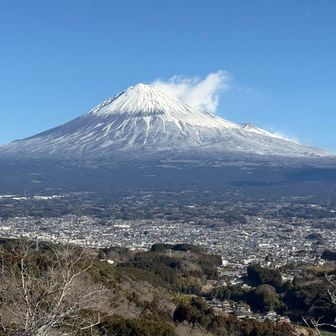 明星山もいつになく人が多め。