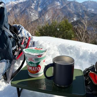 雨飾山観ながら
昼ごはんです😋