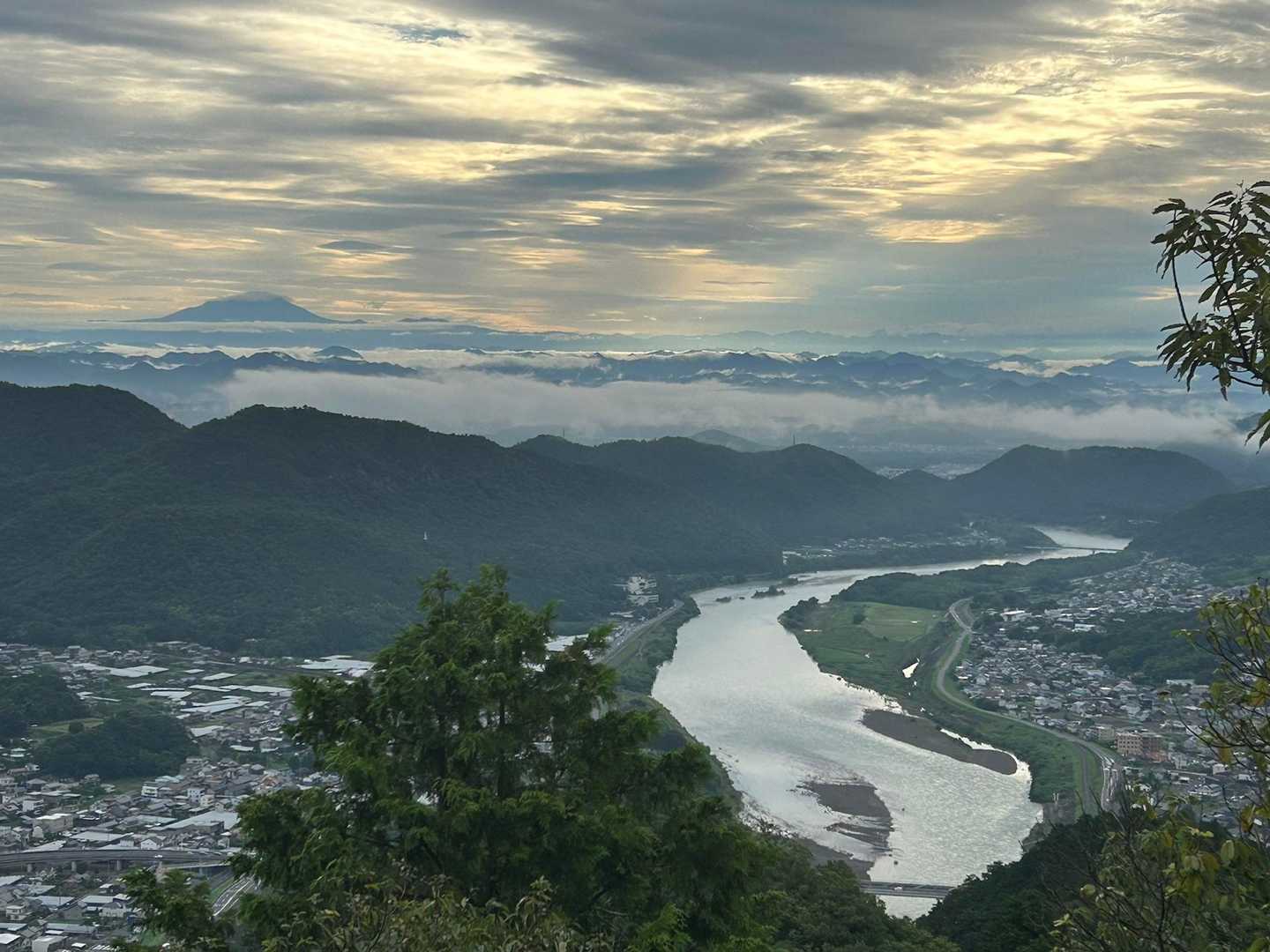 雲海☁️
清流長良川🏞️