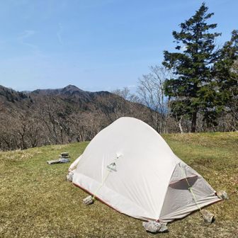 薊岳が見える開けた場所にテント設営完了⛺