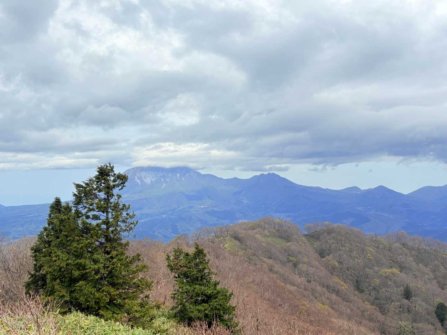 毛無山からの大山✨だいぶお天気が悪くなってきてる💦