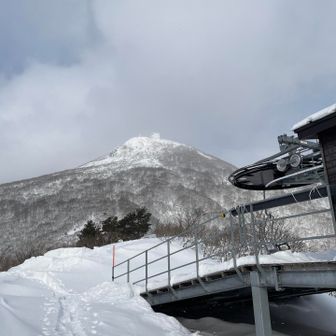 本日のピークから山頂を眺めて