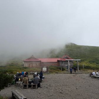 山頂は見え隠れ
