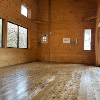 天井がすごい高い
綺麗な小屋でした