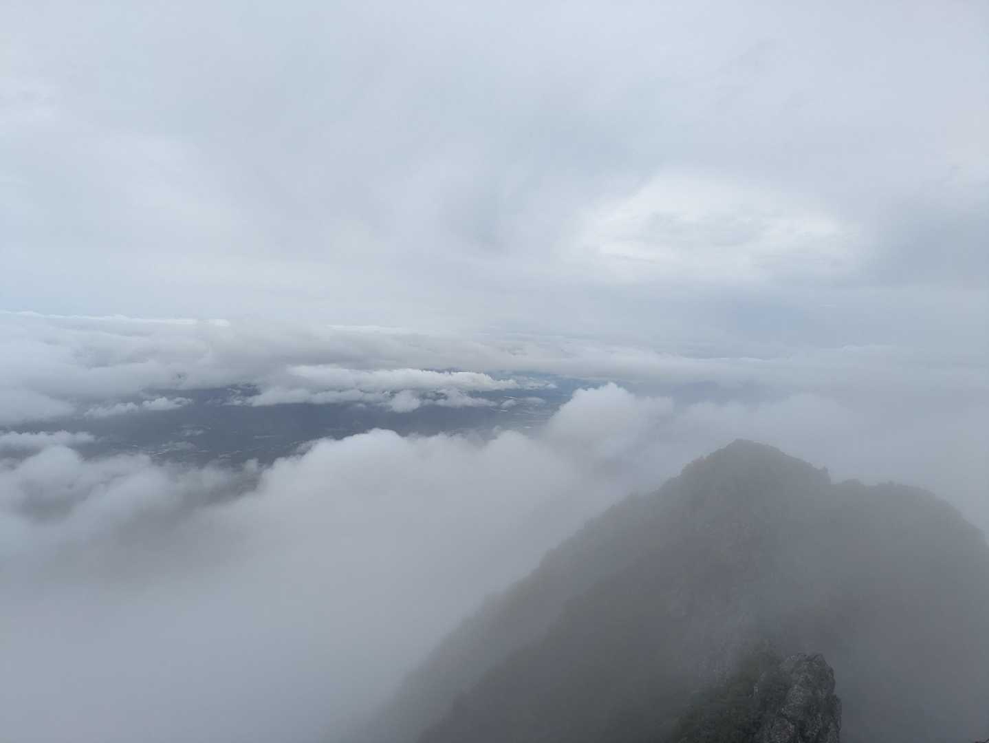 赤岳 | 苔むした森の清流とアルペンムード満点の岩稜をたどり、八ヶ岳最高峰への写真