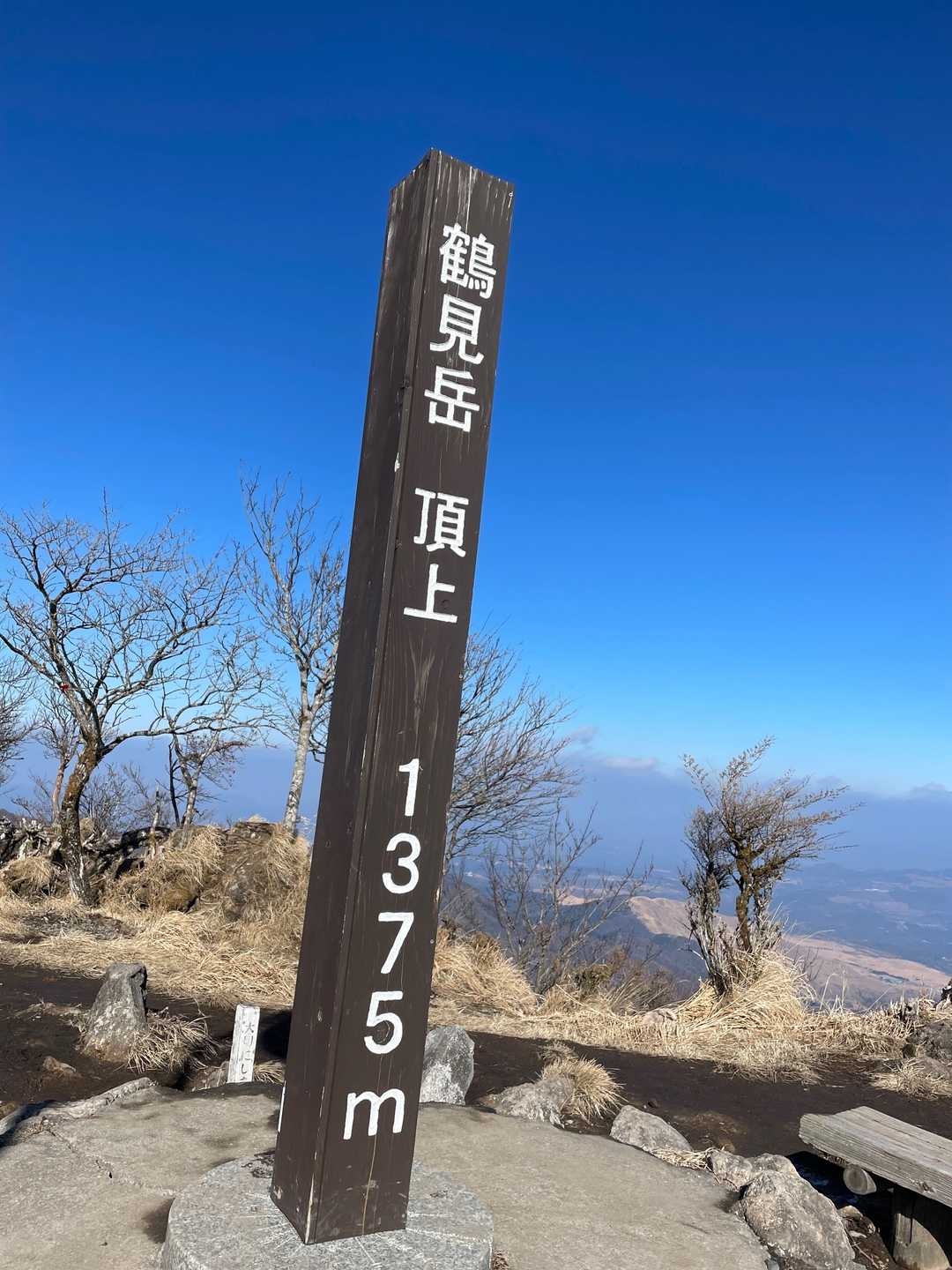 ロープウェイで登ってきた人も沢山居て記念写真撮るのはちょっと恥ずい