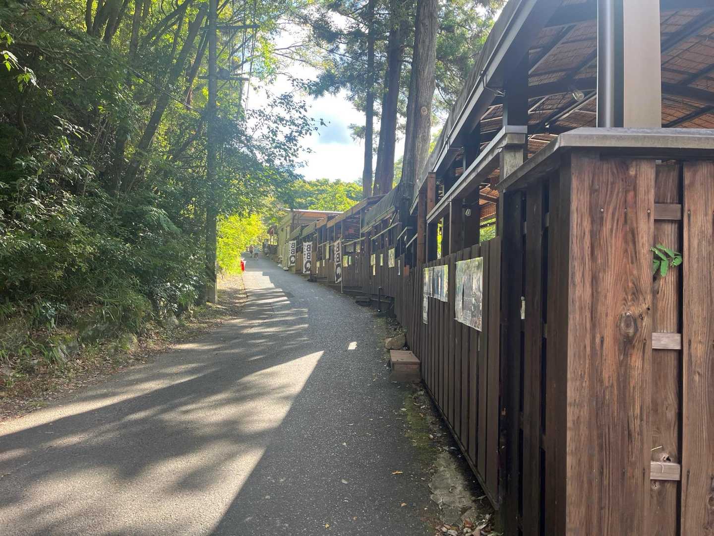 洒落たBBQとセルフカフェが出来てた☕️
そーいえば以前来た時は、まだ基礎工事してたよーな？