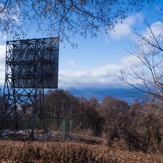 反射板のある殿城山山頂
