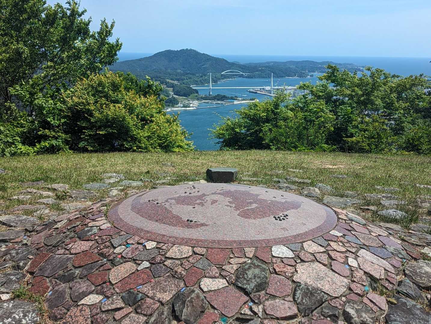 ここが山頂の標識かと思ったけど