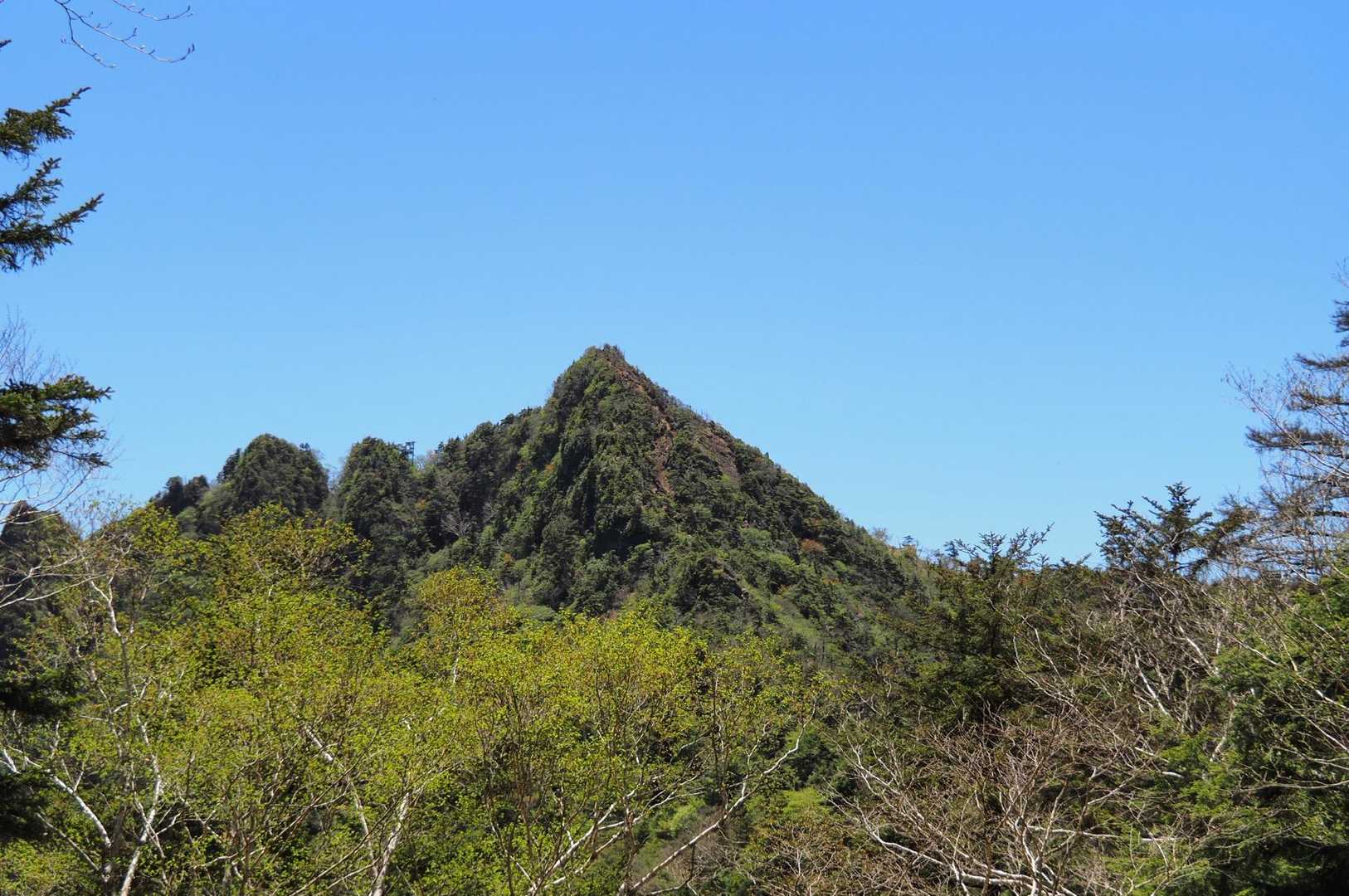 尖りの鋸山
またあの急斜面を登りかえさないと