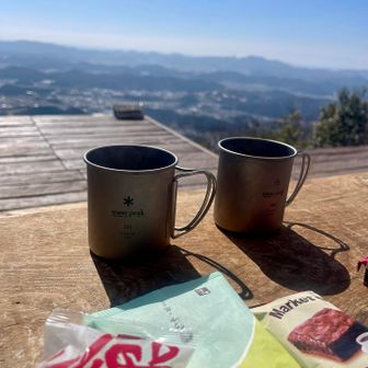 珈琲も飲んじゃう☕️
おやつも🐷