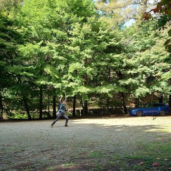 ─13:30─
下山完了！
5座を踏み、富士山を浴びるほど眺めても転倒なし、遭難なし（当たり前？）、業者以外からの着信もなし！
 これにて「富士見の男、ソムチャイの代休」終了です。
しかし、このあとETCレーンが使えないという最大の難所が待っているのであった。
おしまい。