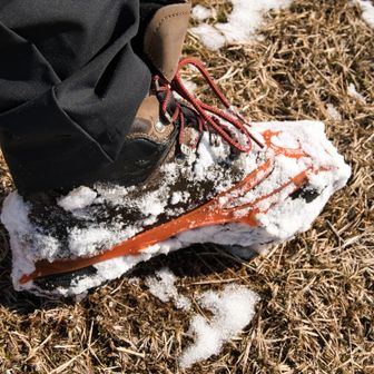 今日はチェンスパが雪を拾いまくって雪団子だらけに…⛄️

なかなかに歩きづらいコンディション👣❄️
