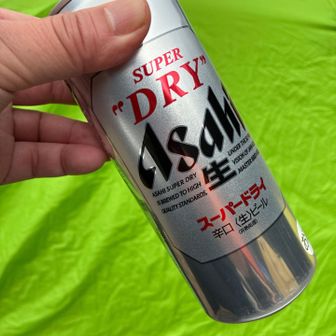 ようやくガソリン注入！
三伏峠小屋のビールは「今日の気温のビール」
冷えてませんが、それでもウマい！笑