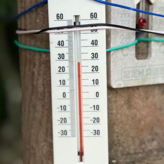 山頂の日陰は26℃