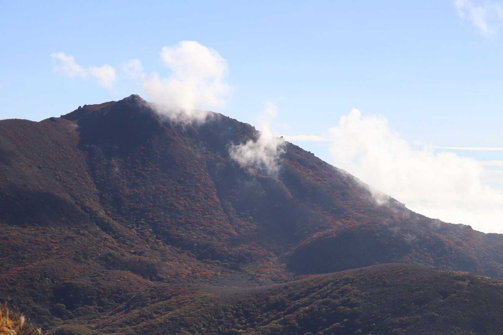 くじゅう登山口バス停-諏蛾守越-三俣山 往復コースの写真