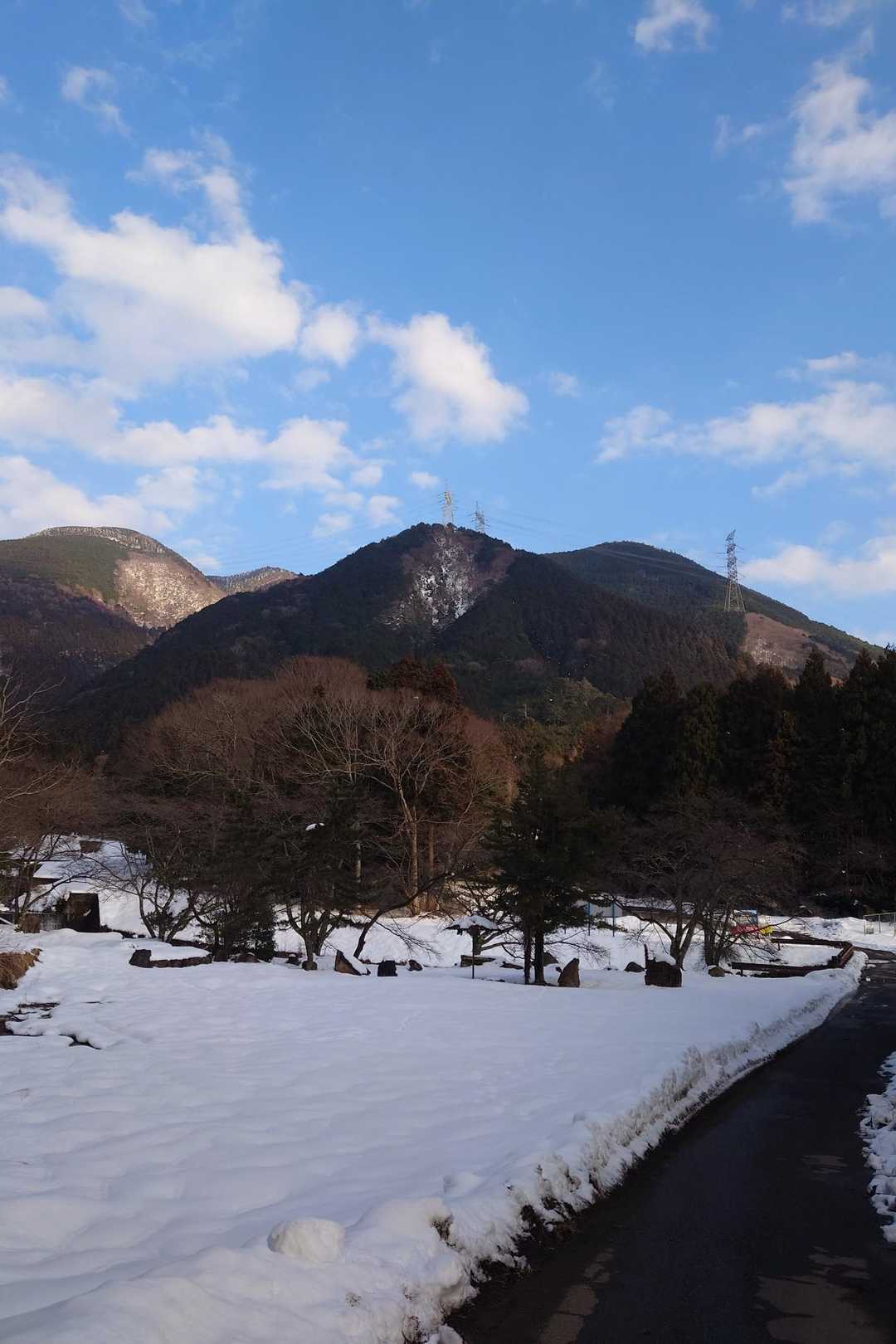 ゴール。
あの真ん中の2本の鉄塔まで行ってきた！