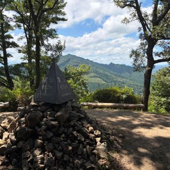 山頂標識は忘れずに👍

👻ちゃんはお預けやったけど、歩けてよかったよ。今日も楽しいお山をありがとうございました😊