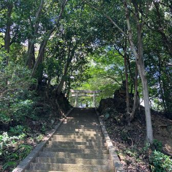 両崖山への階段