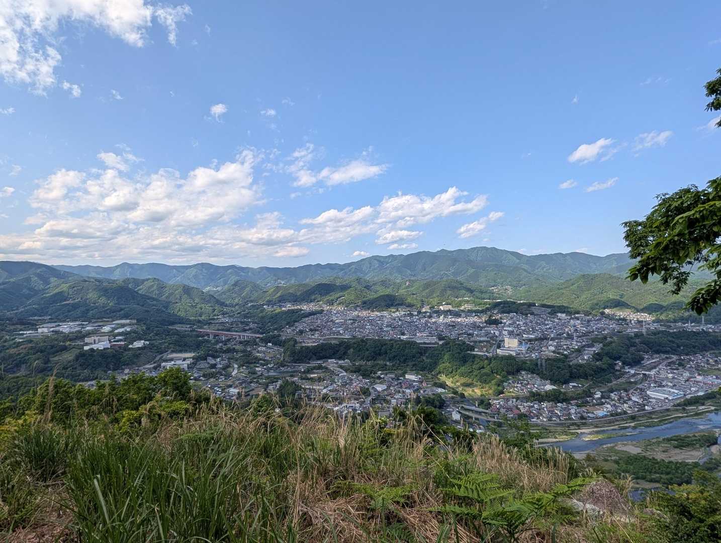 四方津駅-千足峠-高柄山-新矢野根峠-鶴島御前山-御前山登 縦走コースの写真
