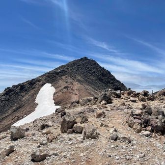 あと少し
剣ヶ峰の鳥居が天辺に見えてます