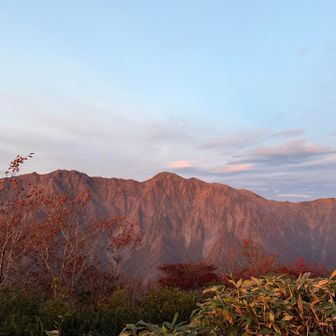 おそらくあっち側が最後の谷川岳方面