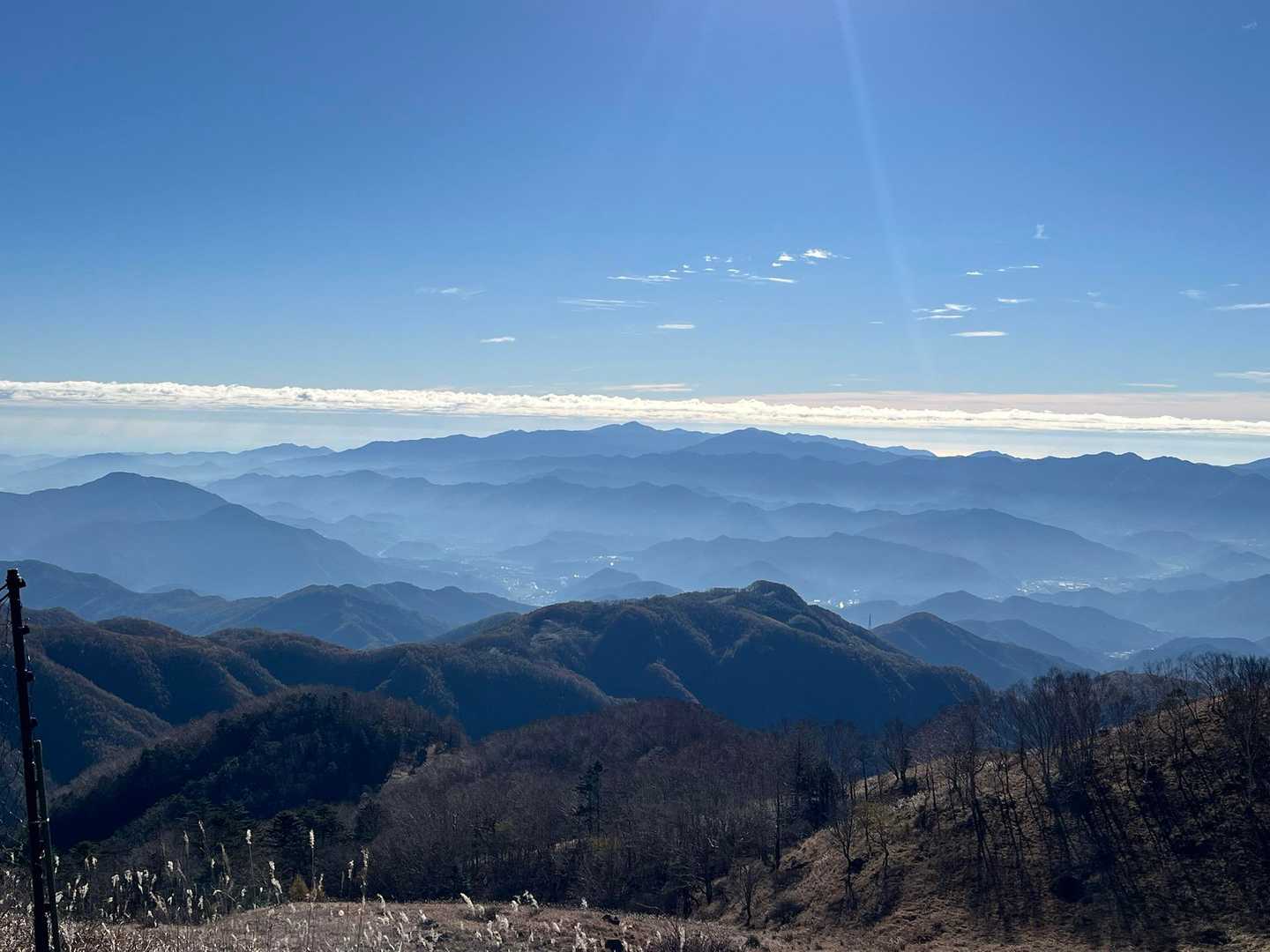 大月の町、奥は丹沢山系かな？
