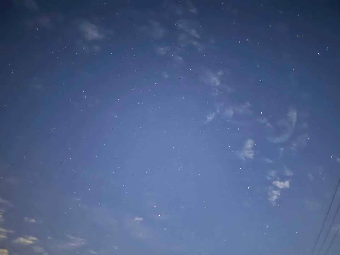 空にはまだお星さま🌟
iPhone手持ち露出10秒