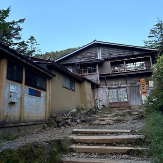 ここがちから餅の山荘なんですね。