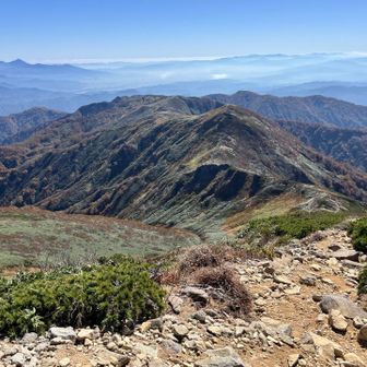 下山開始。来た道が果てなき道すぎて、圧倒されます。