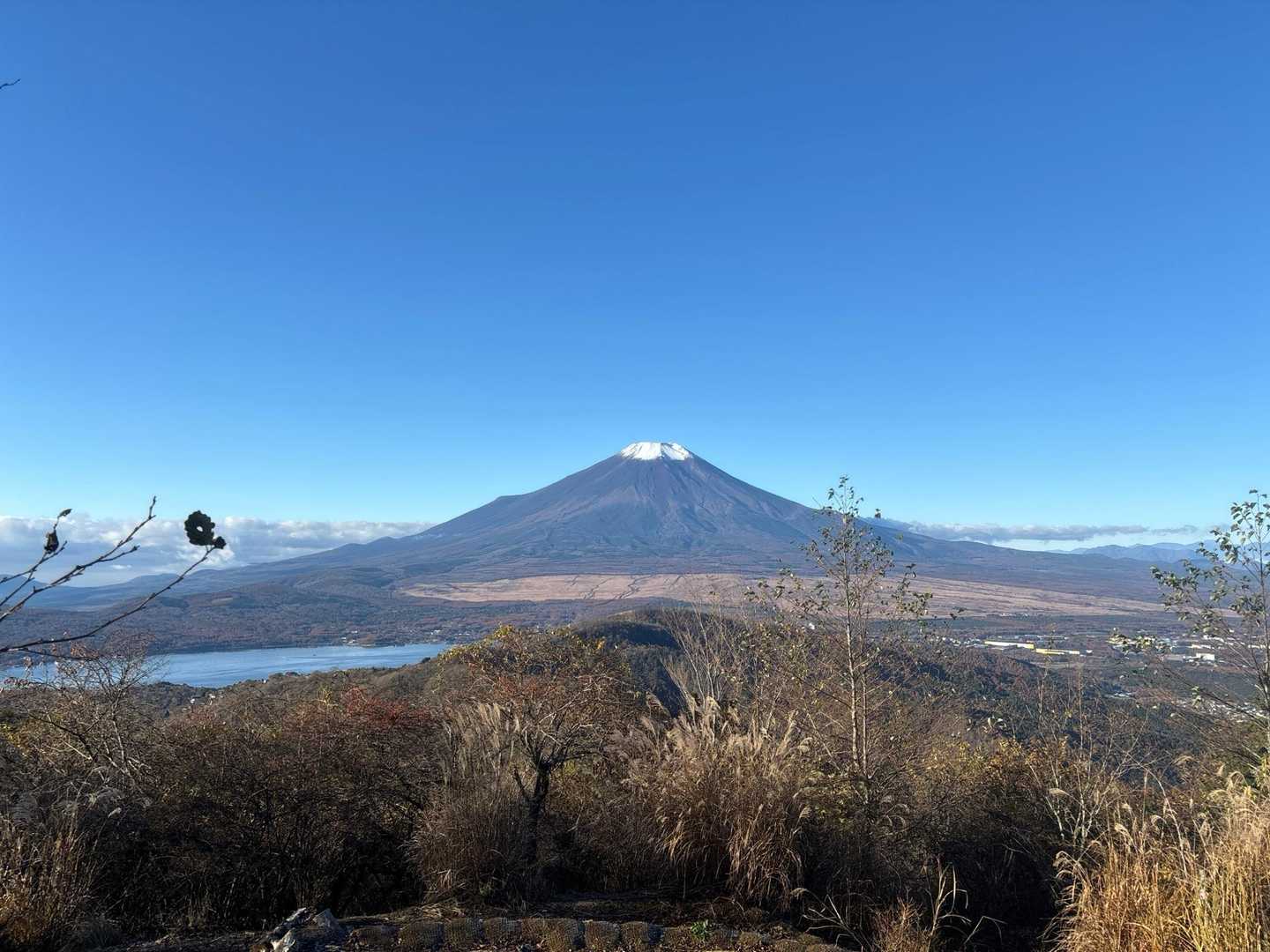 石割山神社駐車場-石割山-奥ノ岳-中ノ岳-前ノ岳-御正体山 往復コースの写真