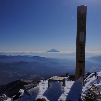 頂
富士も居姿よろしゅう🗻