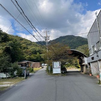 ここ右の方に行かなきゃいけないのに、左に行ってしまった
